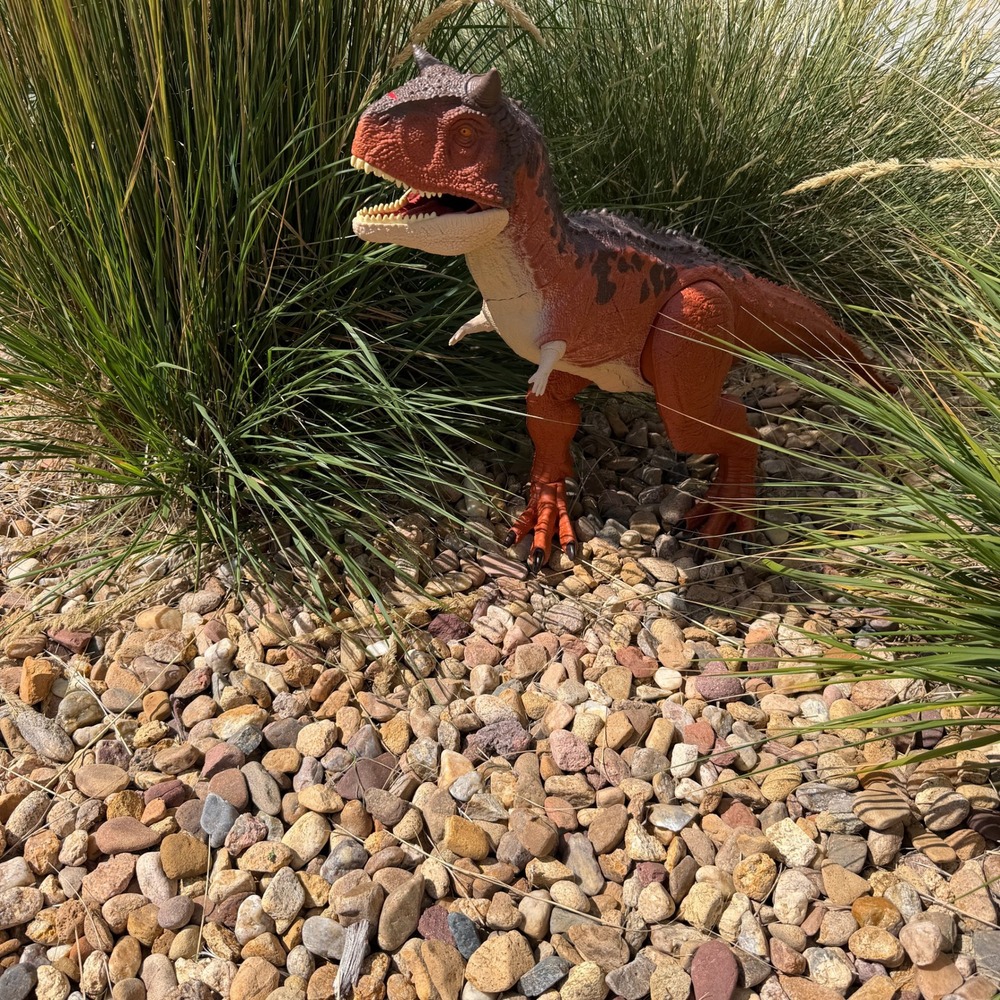 Jurassic World Super Colossal Carnotaurus Toro 36 Inch Dinosaur Action Figure